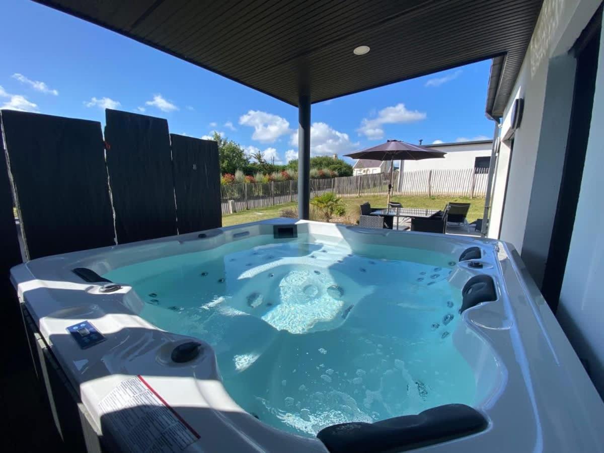 Carantec 4 Stars Villa With Jacuzzi And Garden For 8 Persons Kültér fotó