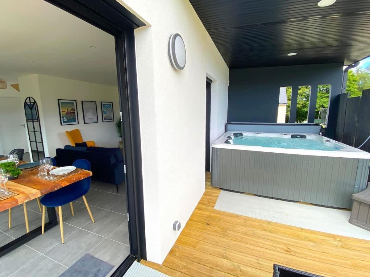 Carantec 4 Stars Villa With Jacuzzi And Garden For 8 Persons Kültér fotó