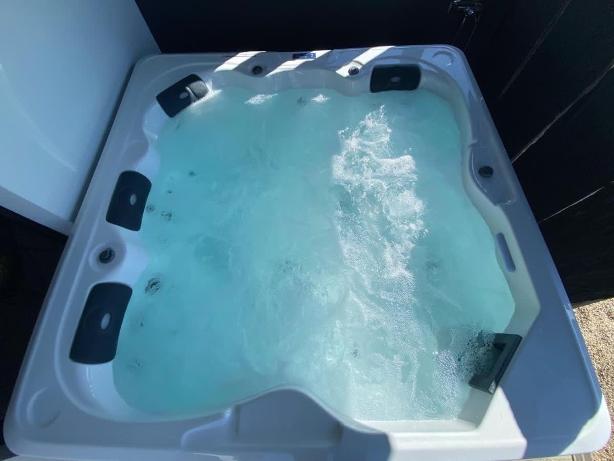 Carantec 4 Stars Villa With Jacuzzi And Garden For 8 Persons Kültér fotó